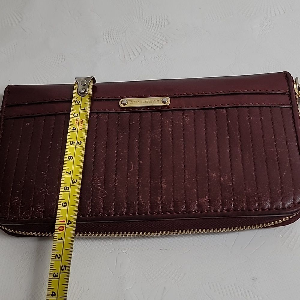 Burberry Quilted Leather Zip Around Wallet In Burgandy - Picture 9 of 12